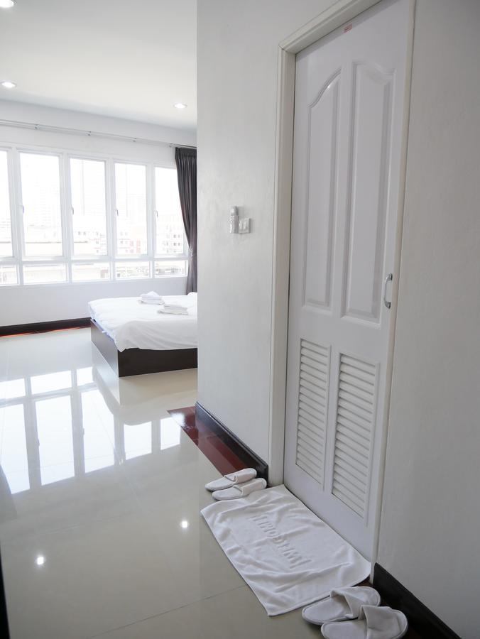 Room58 Bangkok Exterior photo